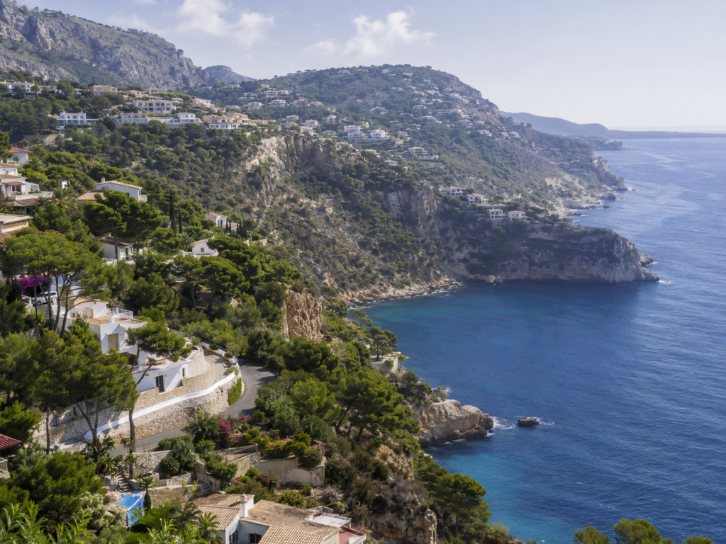 Costa Blanca North villas, green hills and Mediterranean coves