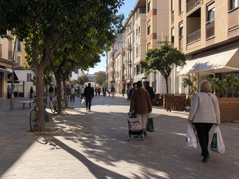 Walkable Denia town centre with apartments and everyday services